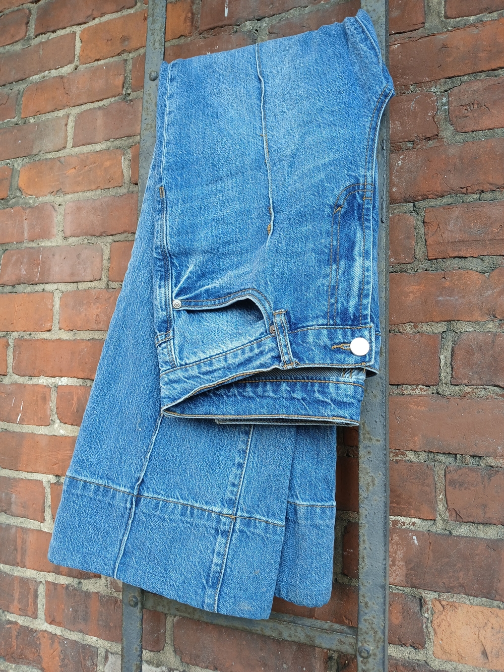 Classic Blue Straight-Leg Women's Jeans - Denim Flare